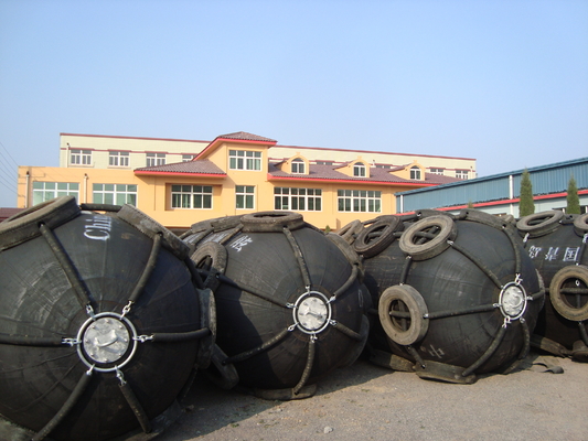 0.05-0.08Mpa रबर योकोहामा गर्म गैल्वेनाइज्ड फ्लैंज के साथ वायवीय फेंडर