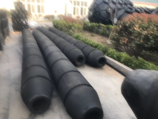 असाधारण घनत्व 2.3-3.9 g/cm3 के साथ पानी के जहाजों की सुरक्षा के लिए टगबोट फेंडर कठोरता 70-85A
