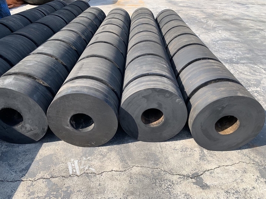 असाधारण घनत्व 2.3-3.9 g/cm3 के साथ पानी के जहाजों की सुरक्षा के लिए टगबोट फेंडर कठोरता 70-85A