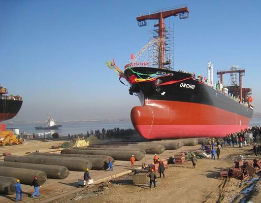 D1M*EL12M W प्रकार के रबर फेंडर जेट सुरक्षा के लिए 6-8 वर्ष सेवा जीवन
