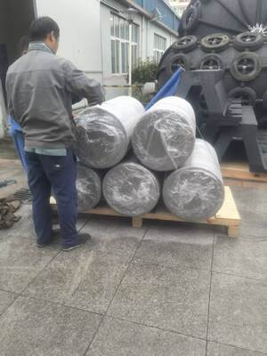 मरीन फेंडर पीयू पॉलीयूरेथेन फोम रबर जिसमें उत्कृष्ट लोच और समुद्री पर्यावरण तनाव के प्रतिरोध है